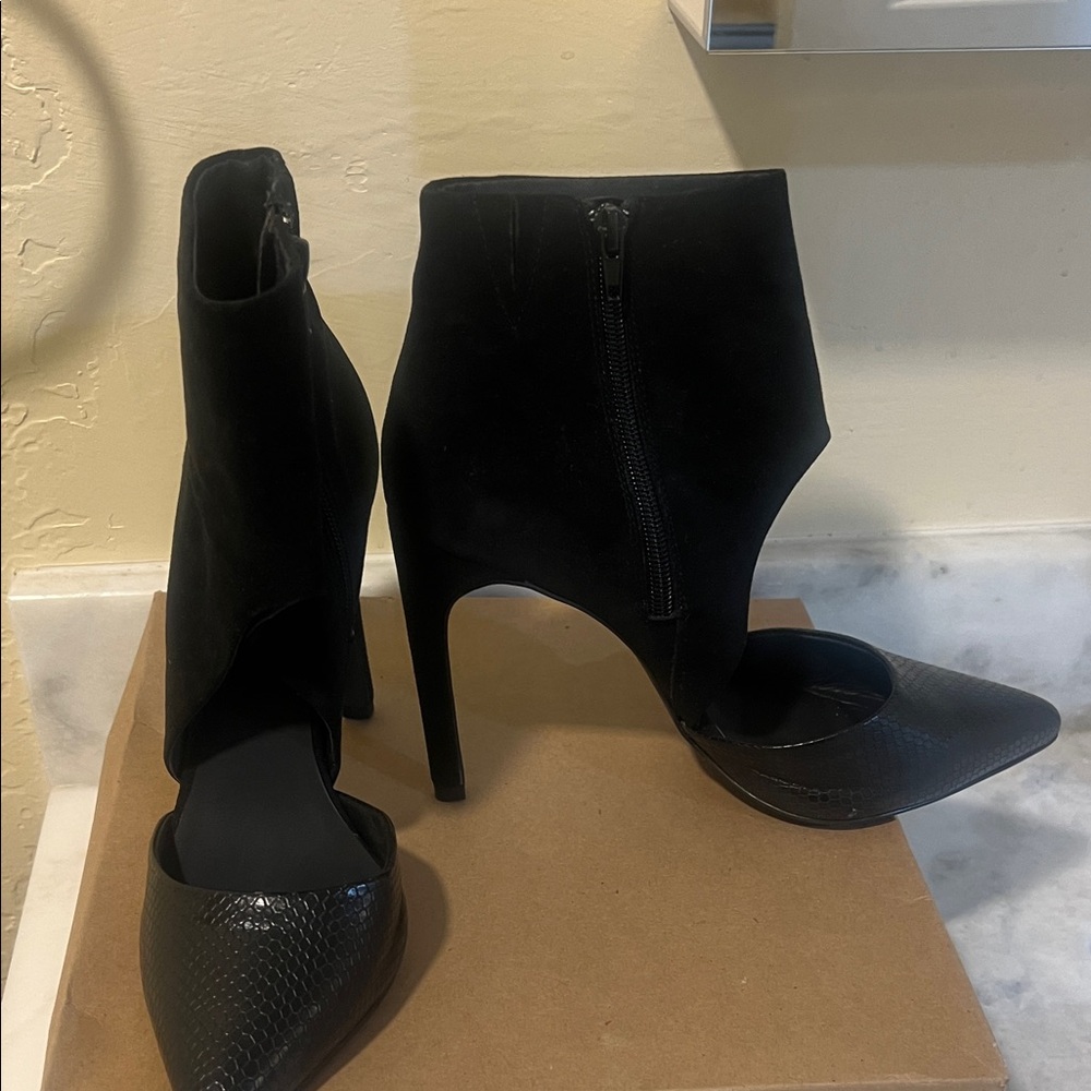 Steve Madden Black Stiletto Heels